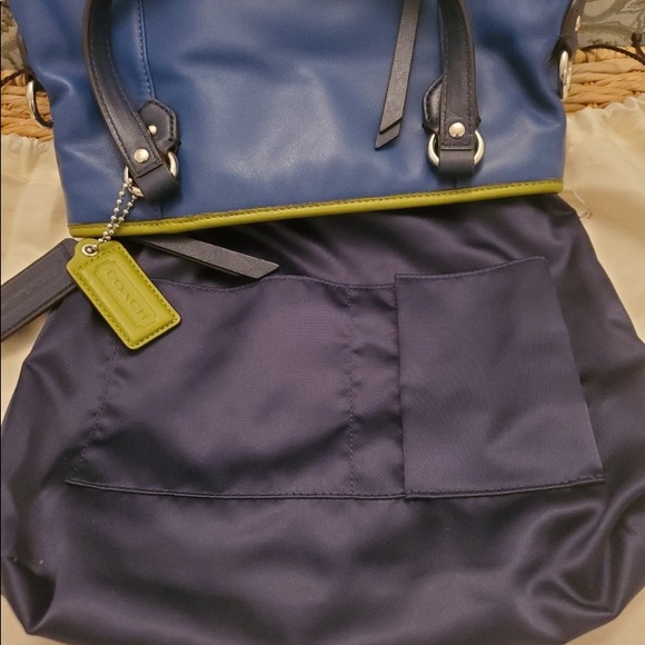 Authentic Coach crossbody blue w/green trim - Picture 4 of 7